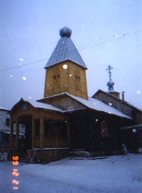 Новопостроенный Казанский храм в Жадовской обители. Фото 1999 года Ульяновск