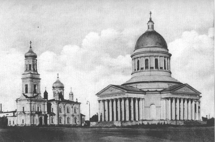 Троицкий и Николаевский  (на втором плане) кафедральные собора г. Симбирска-Ульяновска